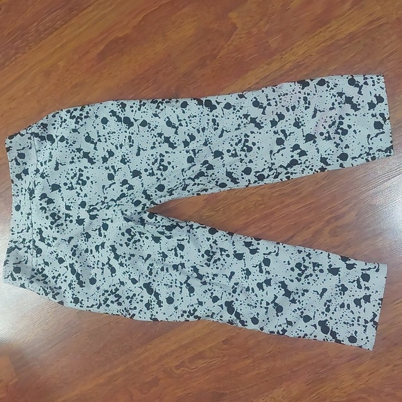 Capris - Picture 7 of 8